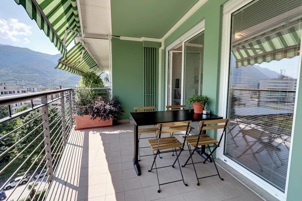 Martignano Apartment | Onda 7, ideal apartment for families and groups in a strategic position.