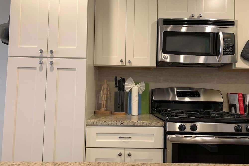 Rosewood House | Old Austin Home Summa