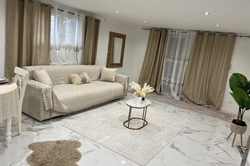 Palaiseau House | Lodging lina