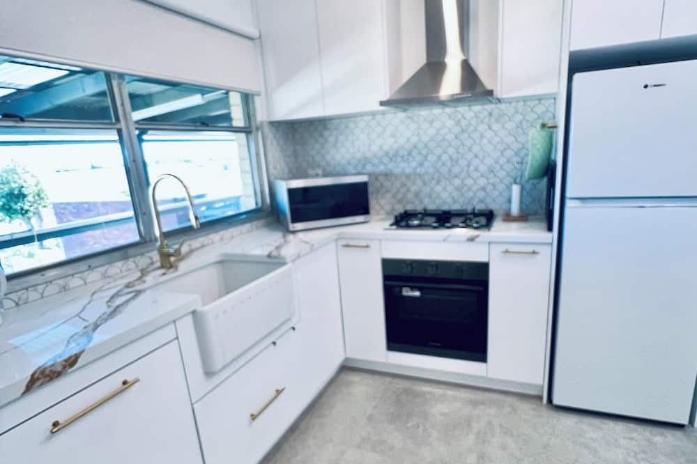 Jacana House | Home with a view 15 minutes from the airport!