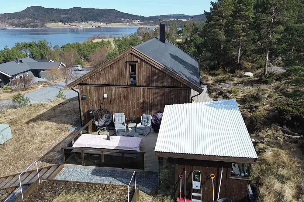 Aure Cabin | Koslig ny Hytte ved Havet