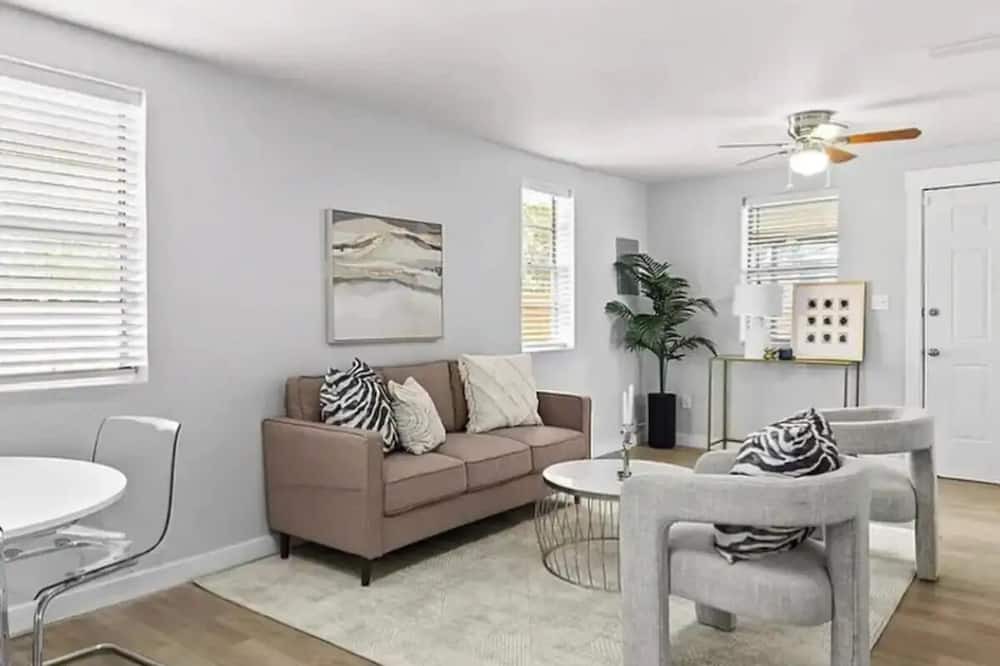 Tallahassee House | Great Weekender