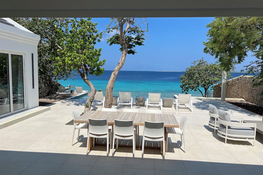 Kralendijk House | Brand New, Private Oceanfront Villa with Breathtaking Diving in Your Backyard