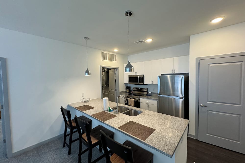 Tuttle West Apartment | Private listing for ARTURO MAR