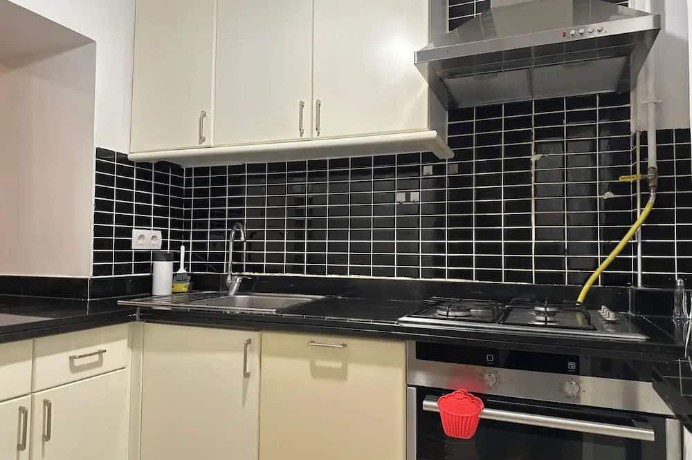 Sisli Hotel | 2Br/2Ba, Ground Flr of Historical Building, Galata