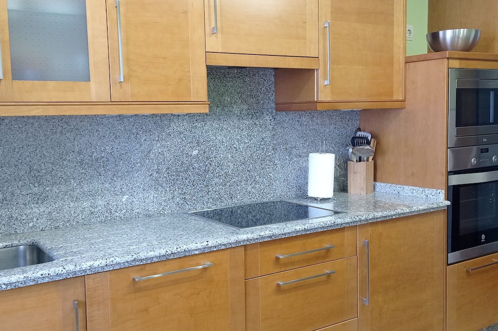 Naron Apartment | Apartamento Faísca, Cerca de Todo y Lejos de lo que no Hace Falta Vut-co-003384