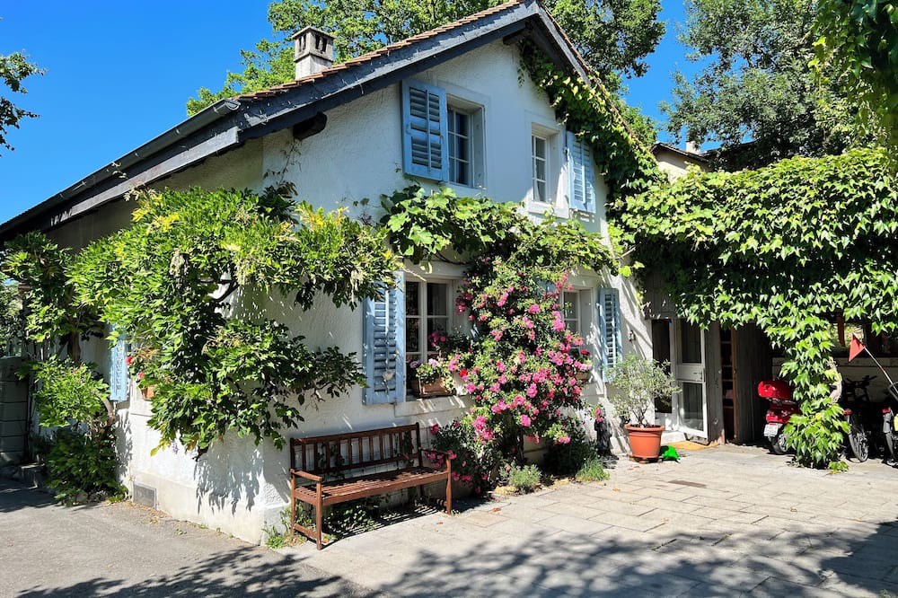 Langgasse-Felsenau House | House with garden on the Aare. Close to the city and traffic-calmed.