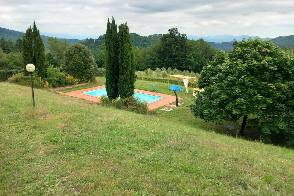 Sant Ippolito Apartment | Apartment 'Girasole' with Shared Pool, Private Garden and Wi-Fi
