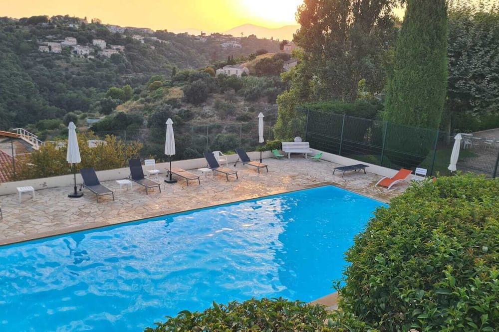Saint Antoine Apartment | Appartement T3 vue mer Dans Résidence Fermée Avec Piscine