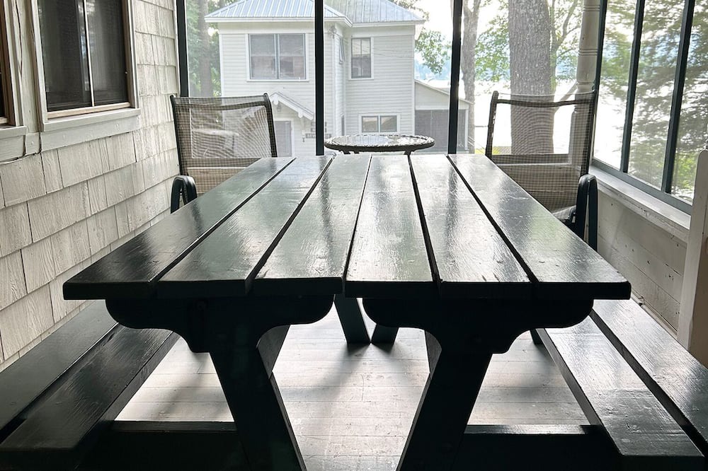 Warren County Cottage | Charming 2-bedroom Lake George Cottage on East Side w/Wifi & AC