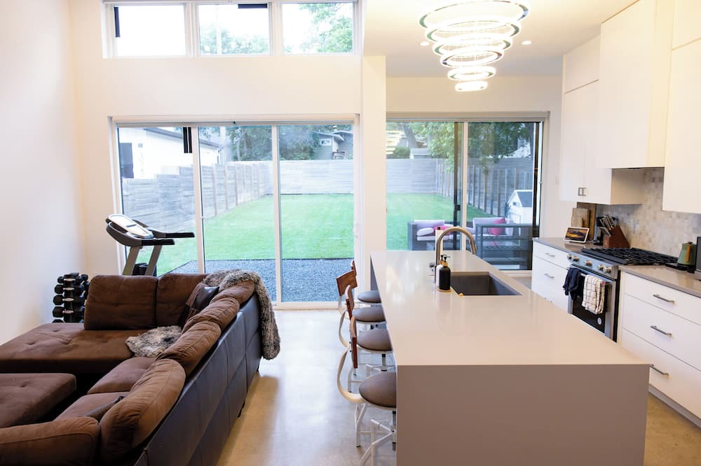 Dawson Villa | Chic Modern Home with Huge Backyard for Events