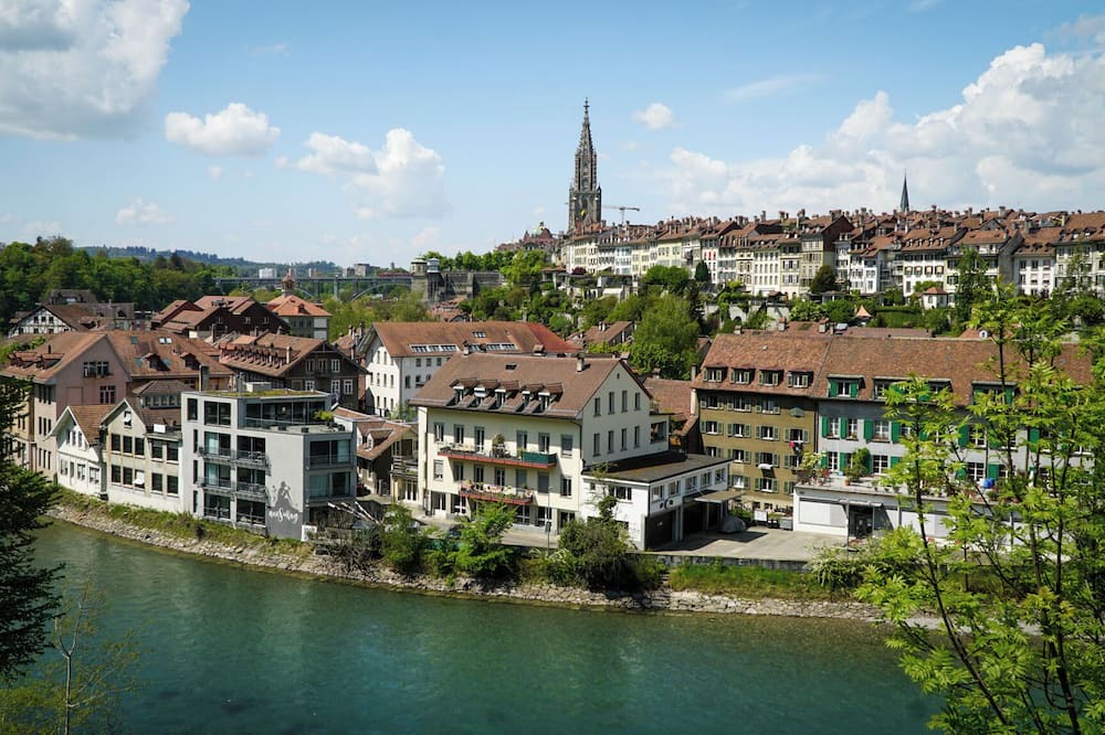 Bolligen Condo | Kleine Wohnung mit Balkon an Ruhiger Lage Unweit der Hauptstadt