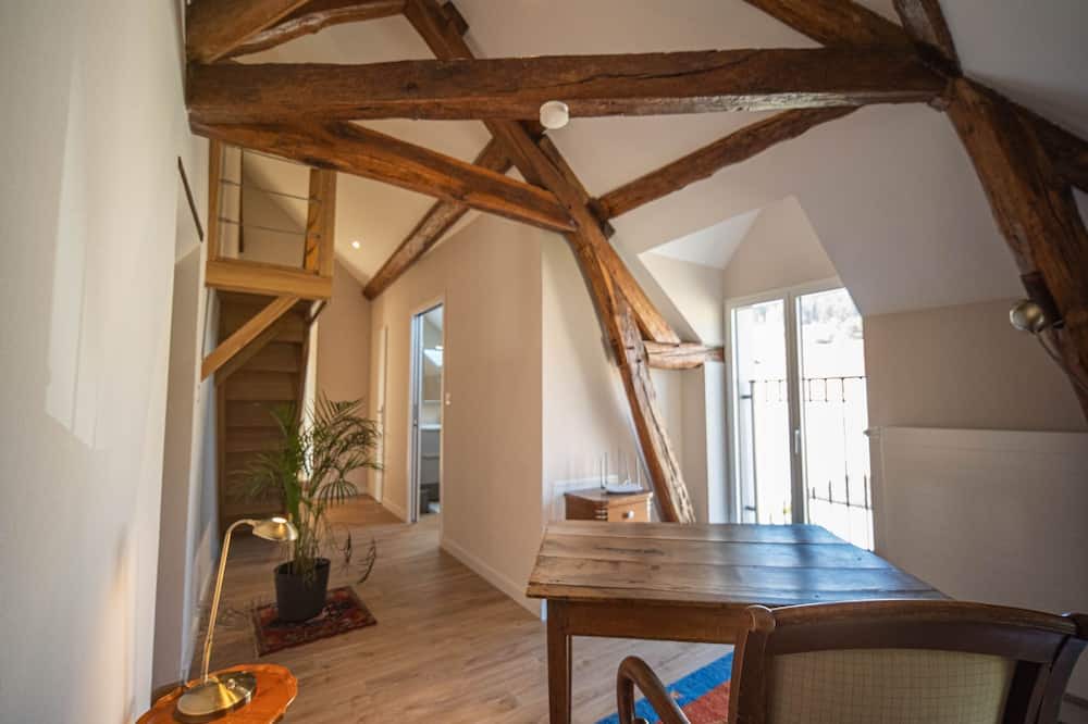 Morey-Saint-Denis House | By les Climats - Gîte Les Grands Crus - Cour - Jardin - Dependances - Morey