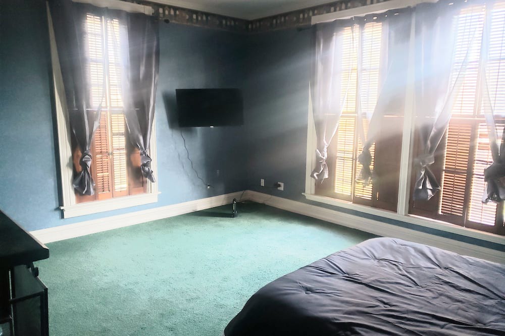 Smethport Apartment | 2-bedroom Apt with WiFi, AC, free laundry