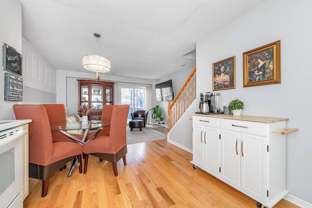 Civic Hospital - Experimental Farm - Central Park House | The Victorian Central: furnished mid-term rental @ Central Park, 15mins Downtown