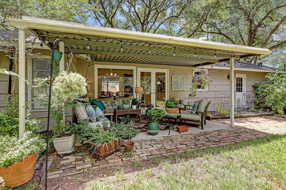 Spring Branch West House | Cozy 3-bedroom house in fabulous Spring Branch, quiet and close to town.