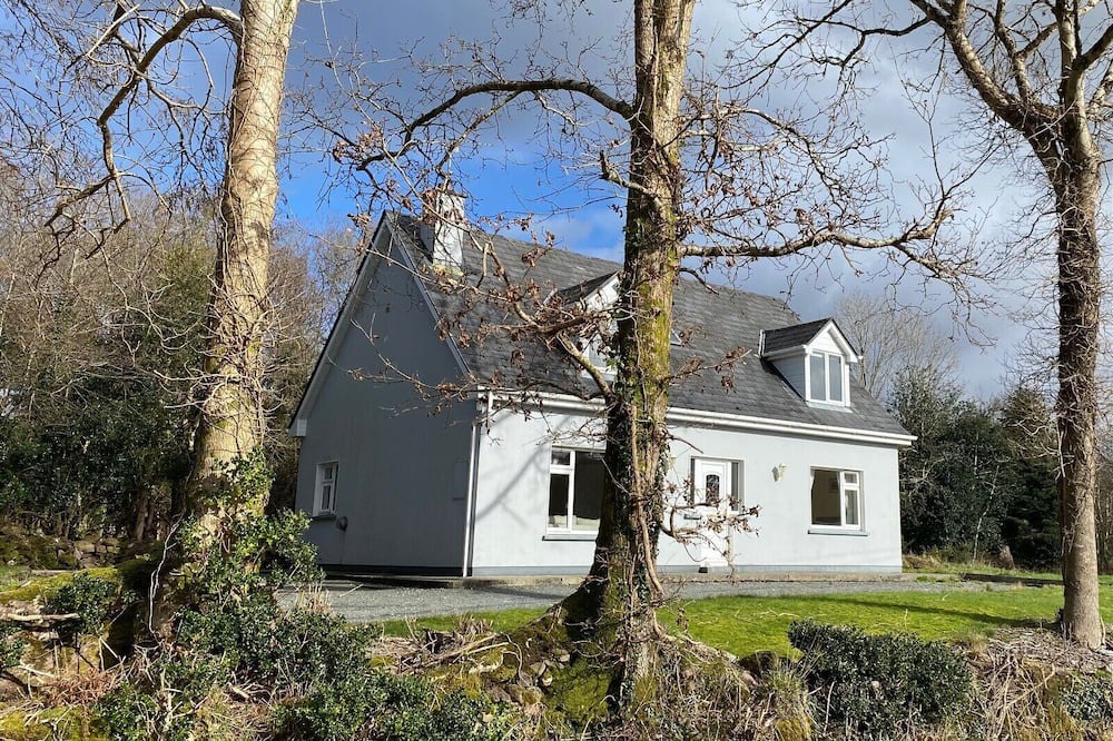 Kenmare Condo | 3 bedroom home to sleep 7 with stunning views of the Sheen River and Falls