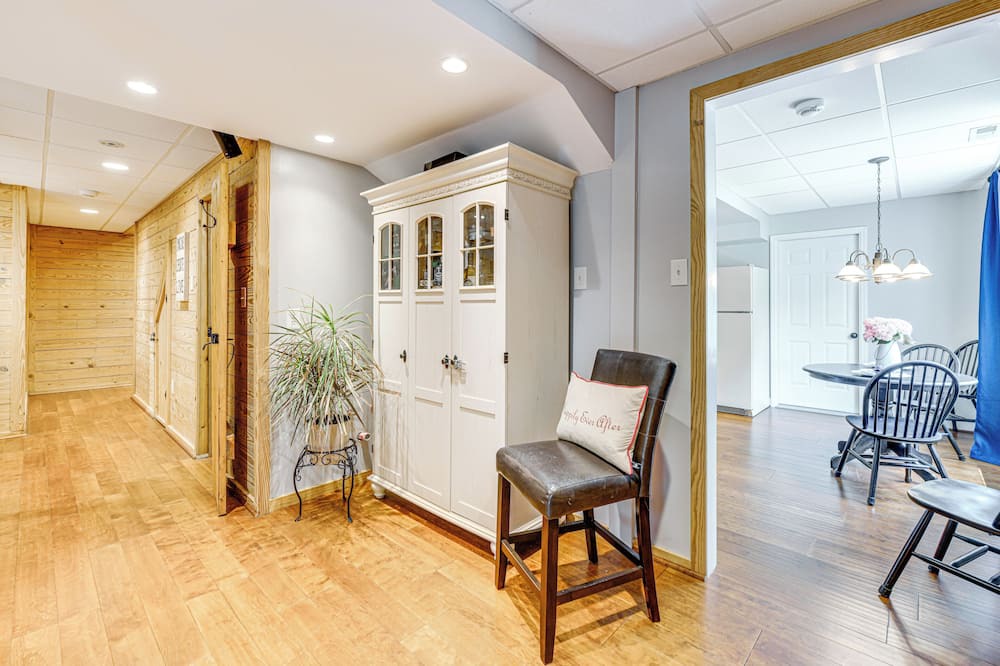 Louisa House | Cozy Louisa Escape w/Patio + Pool Access!