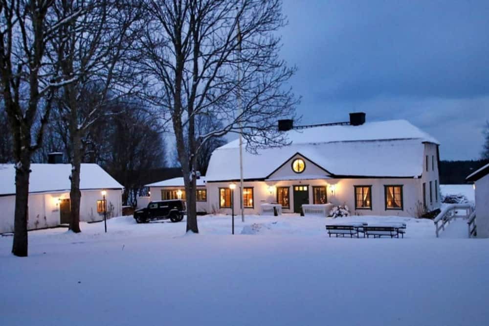 Tomta House | Lovely mansion in Grisslehamn