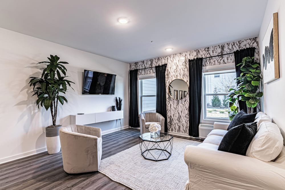 Hillsborough Condo | Posh Living Cozy 2 Condo in amazing Hillsborough Township