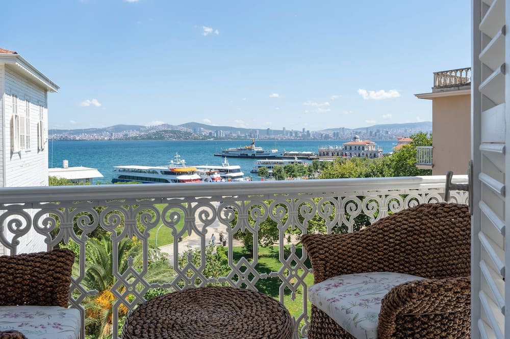 Adalar Apartment | A luxury palace apartment with an amazing sea view in Princess Islands