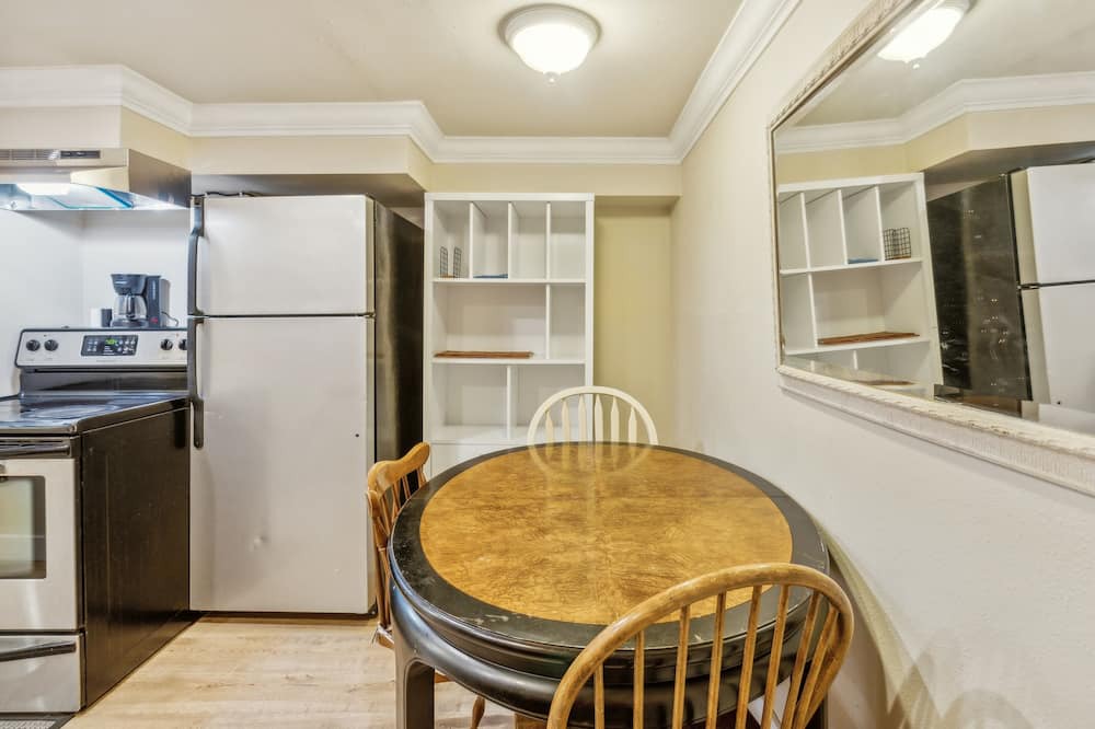 Bryn Mawr-Skyway House | NEW LISTING! Peaceful Retreat Near Parks & Lake by RedAwning