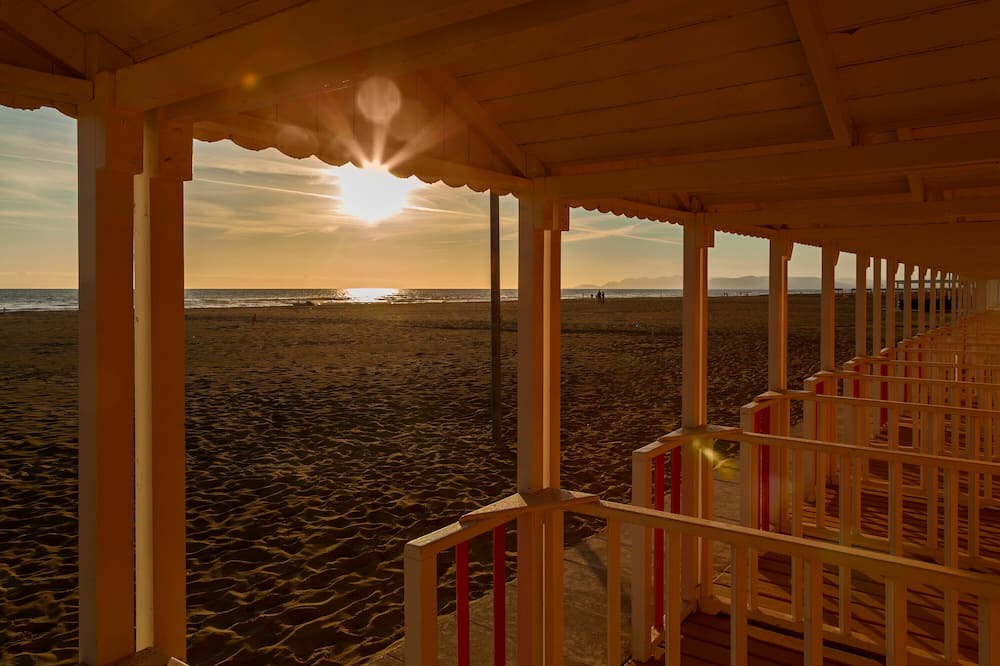 Marina di Carrara Apartment | Apartment 'Garden' with Private Garden and Wi-Fi