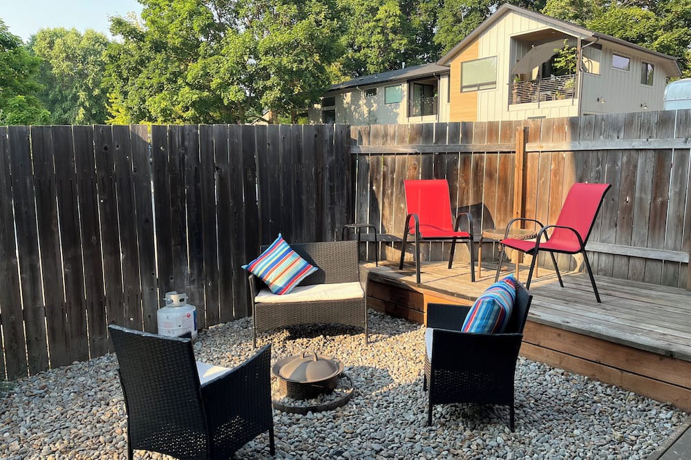 Coeur d'Alene Cottage | Cute cottage in the heart of it all