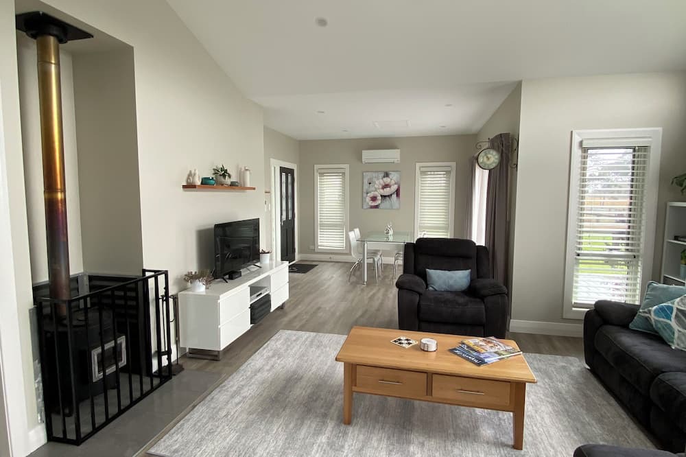 Canyonleigh Cottage | Argyle Cottage @ Nielshouse Guesthouse on 5 acres of rural countryside