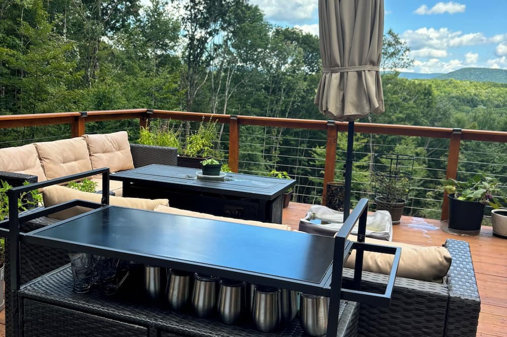 Fleischmanns Cabin | Charming 3-bdrm cabin in the heart of the Catskills—warm serene, and inviting!