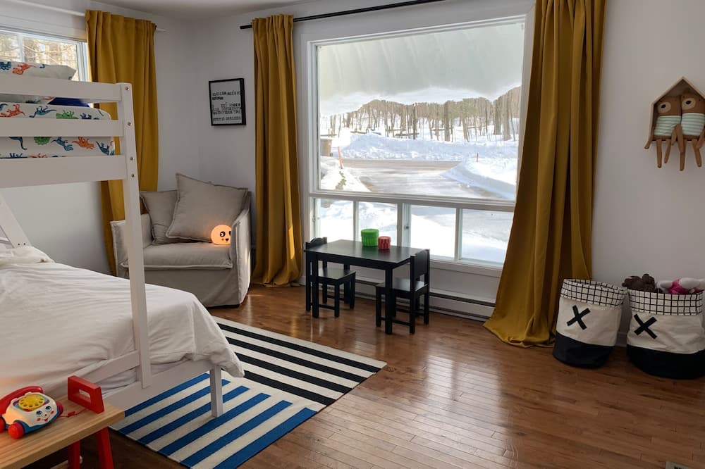 Lac-Brome House | House in the townships, halfway between Sutton/Lake Brome and Bromont!