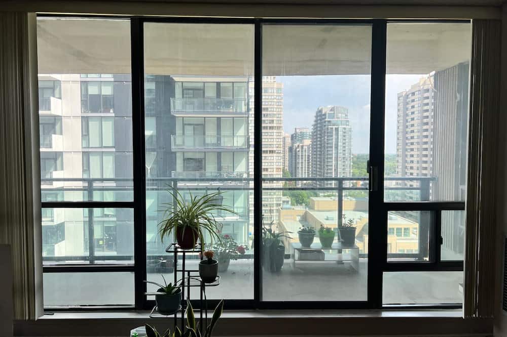 North York Apartment | Lively area, cozy home - 1 min walk to Subway, Mall, Eateries
