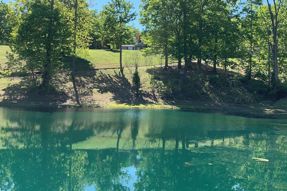 Jackson Cabin | Cozy Couples Cabin in Jackson with AC and fully stocked fish pond for your use