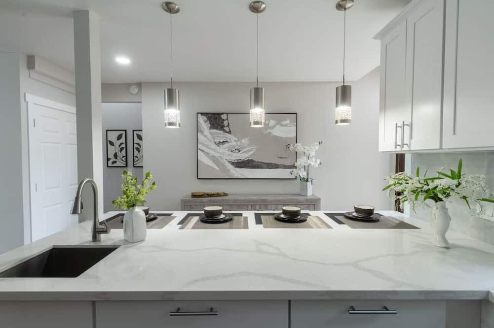 Parkland Bed & Breakfast | Comfy Twin Beds in Tacoma