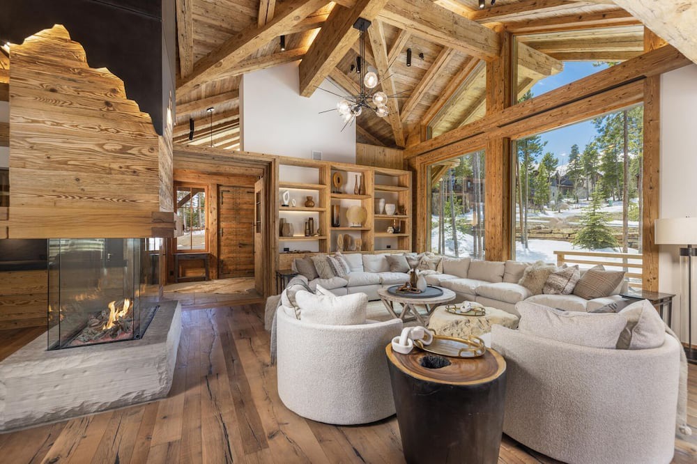 Boulder Ridge House | The most breathtaking ski-in ski-out villa with private hot tub, and game room