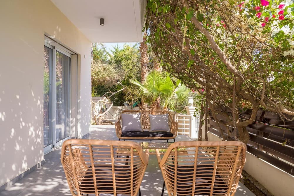 Ypsonas Apartment | Lambis House - Three Bedroom Apartment, Sleeps 6