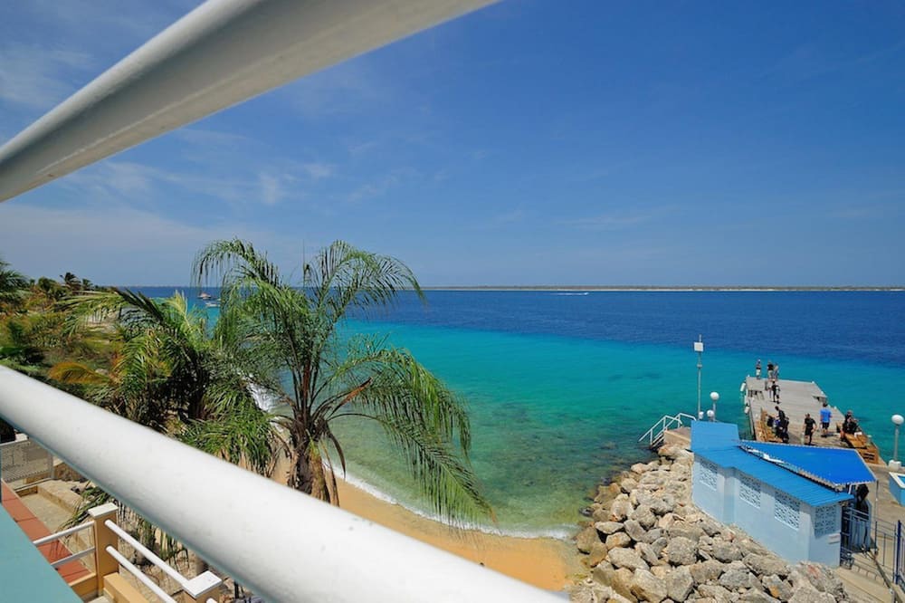 Kralendijk House | Den Laman Tarpon - 2 bedroom apartment oceanfront