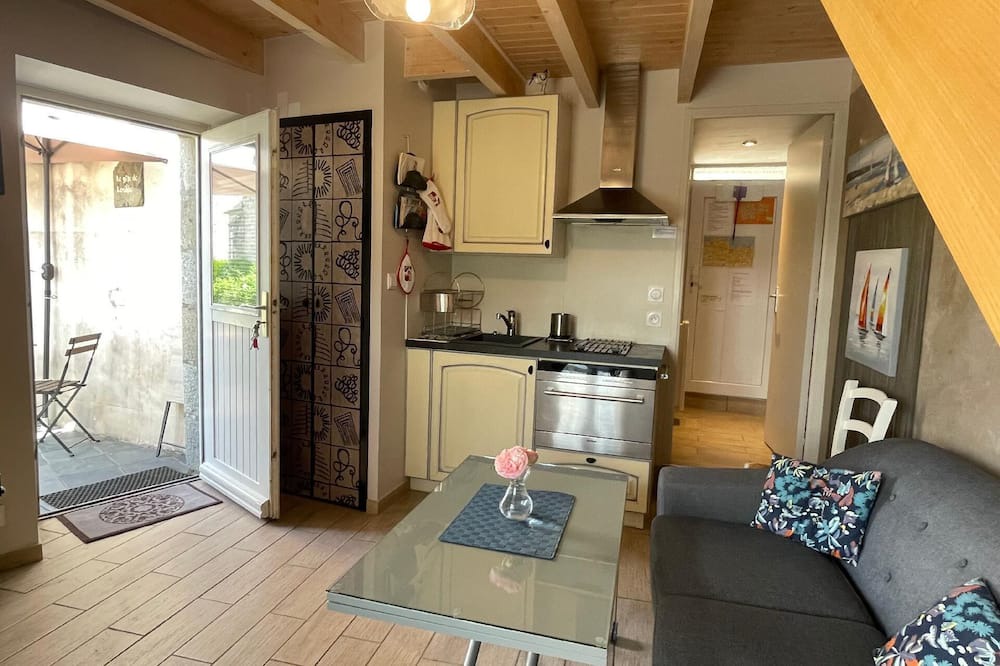 Landebaeron House | Holiday house Lannéven for 1 - 2 persons with 1 bedroom - Row house