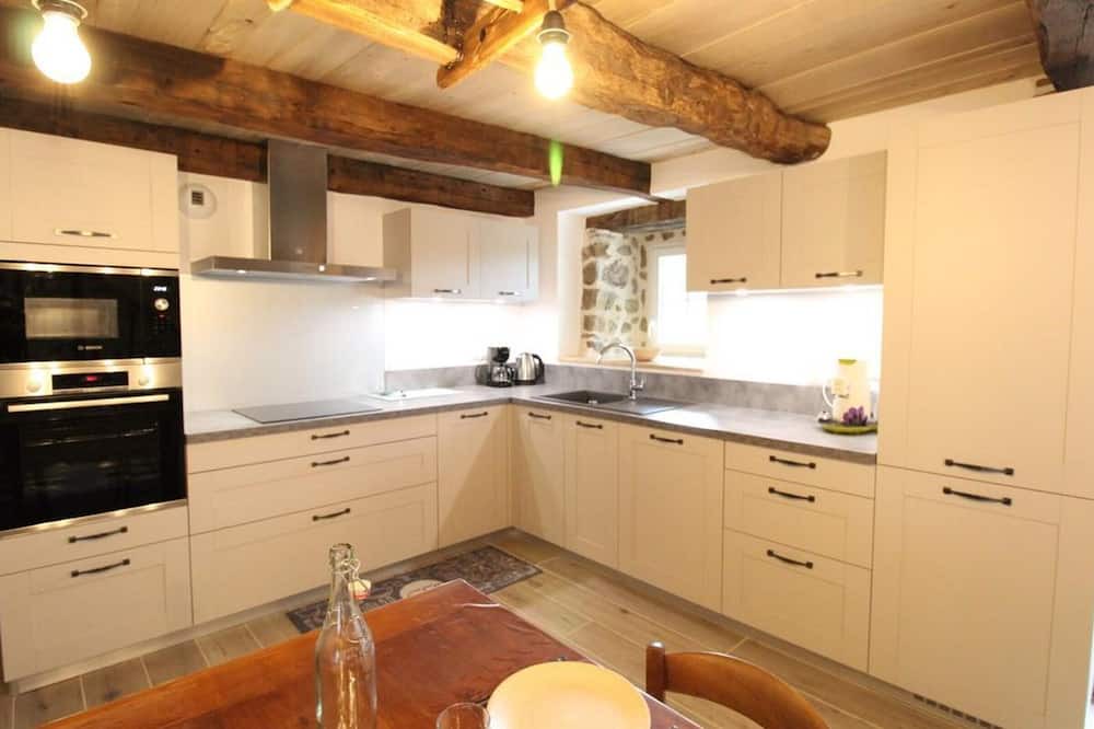 Lapeyrugue Cottage | Gite Lapeyrugue, 3 bedrooms, 6 persons