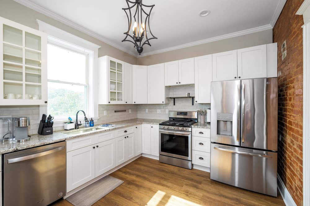 Ludlow House | Ludlow Lodge w/City Views – Where History Meets Modern Comfort!