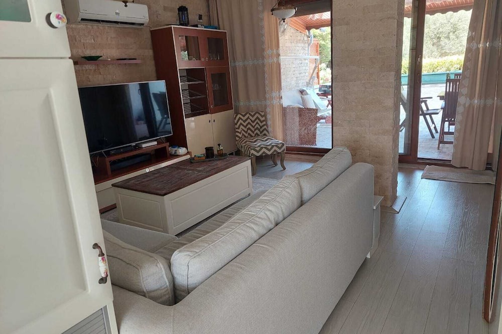 Ildır Koyu House | 4-bedroom villa for 9-Guest in gorgeous Sifne Cesme with WiFi