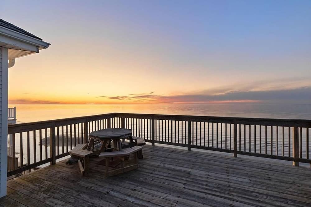 Green Creek House | Stunning View, Villa on the Beach