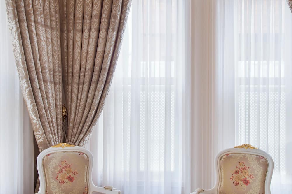 Sultanahmet House | White Mansion on Historical Peninsula 4 x 4 Hammam Sauna Kitchen Winter Garden