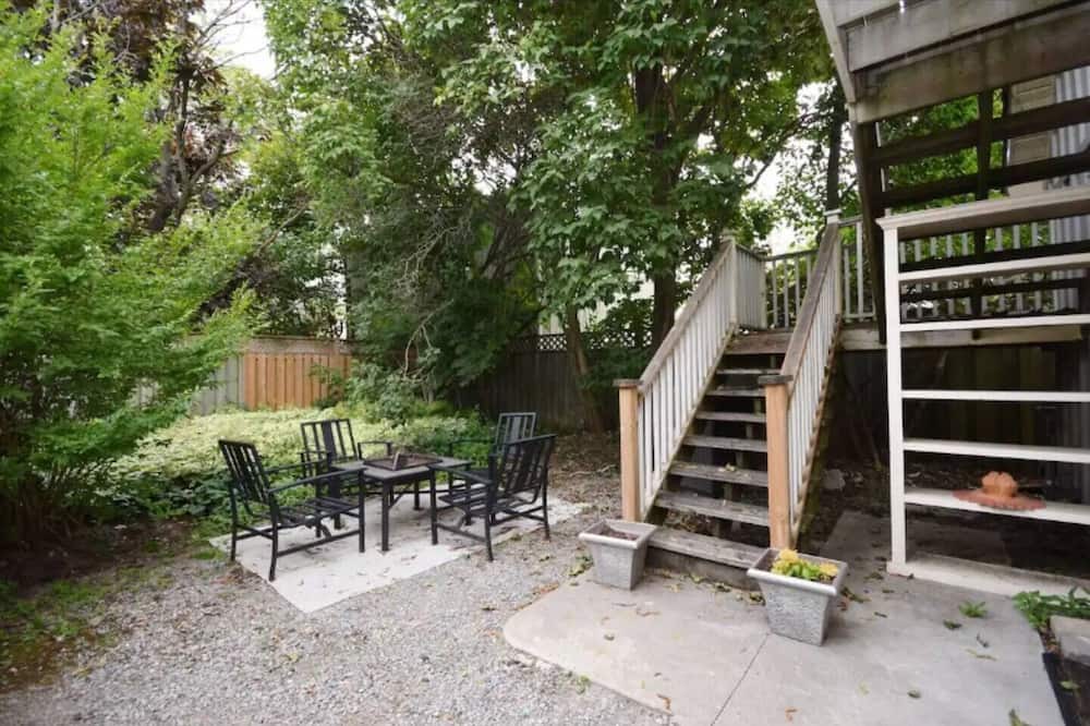 Cobourg Cabin | Welcome to our charming 2-bedroom, 1-bathroom home in the heart of downtown Cobourg