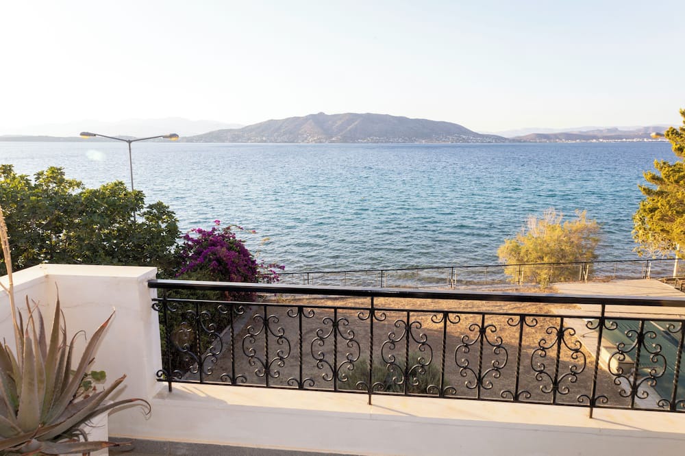 Salamis House | Salamina Blue Horizon House, next to the beach
