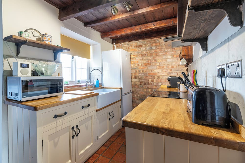 Glentham Cottage | Discover Lincolnshire with a quaint cottage stay.