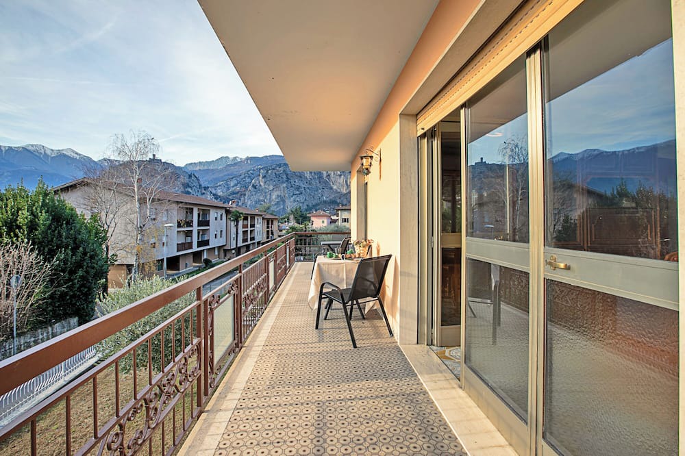Bolognano-Vignole Apartment | Mass Home - Two Bedroom Apartment, Sleeps 6