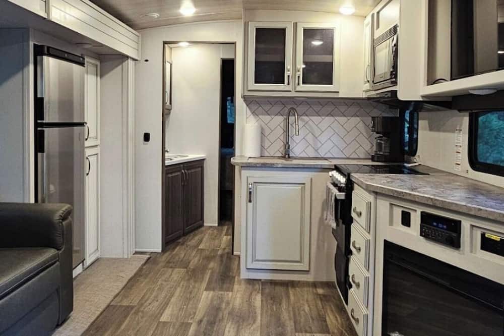 Canon City House | Camping in the Pines, Peaceful Secluded Getaway near Canon City, CO