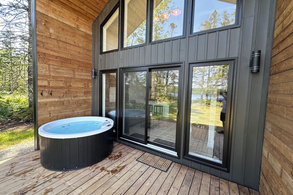 Clare Ski Chalet | Tiny 1 (private hot tub)