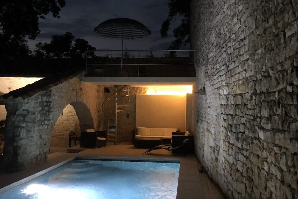 Arpaillargues-et-Aureillac House | Delightful 8-bedrooms stone houses next to Uzès with a beautiful mosaic pool!